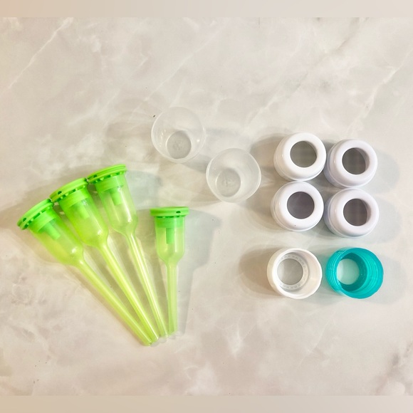 Dr. Brown’s 8 oz & 4 oz Baby Bottles Lids Vents Seals  22 Pieces - Picture 3 of 3